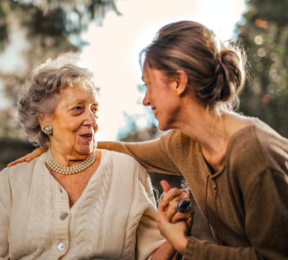 How Can Professional caregivers Help Alzheimer’s Patients?